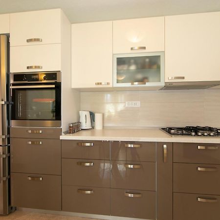 Apartmani Darinka Baska Voda Bagian luar foto