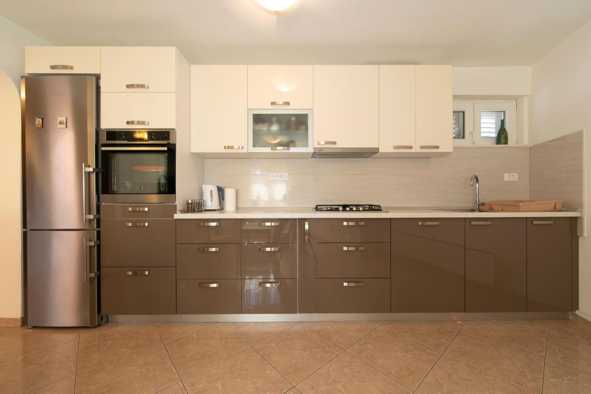 Apartmani Darinka Baska Voda Bagian luar foto