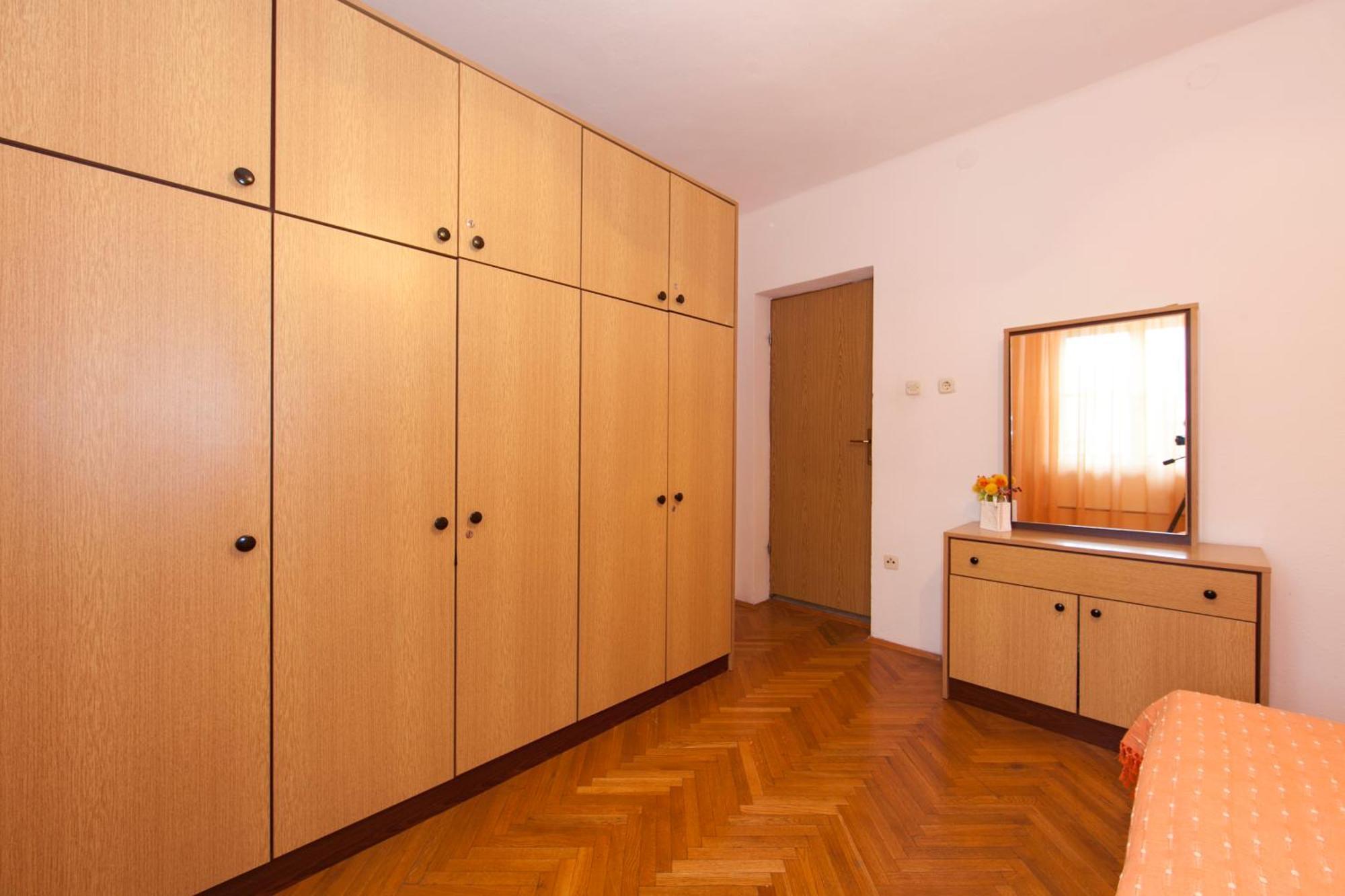 Apartmani Darinka Baska Voda Bagian luar foto