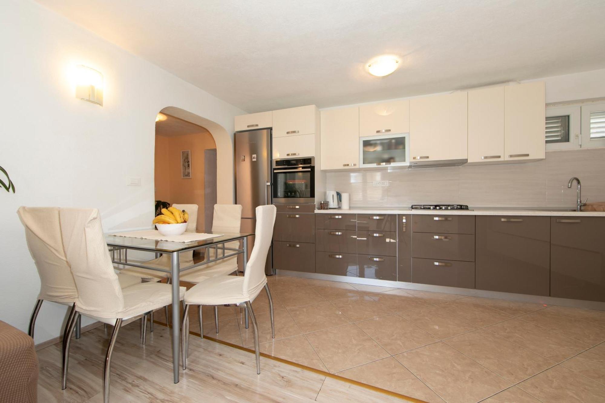 Apartmani Darinka Baska Voda Bagian luar foto