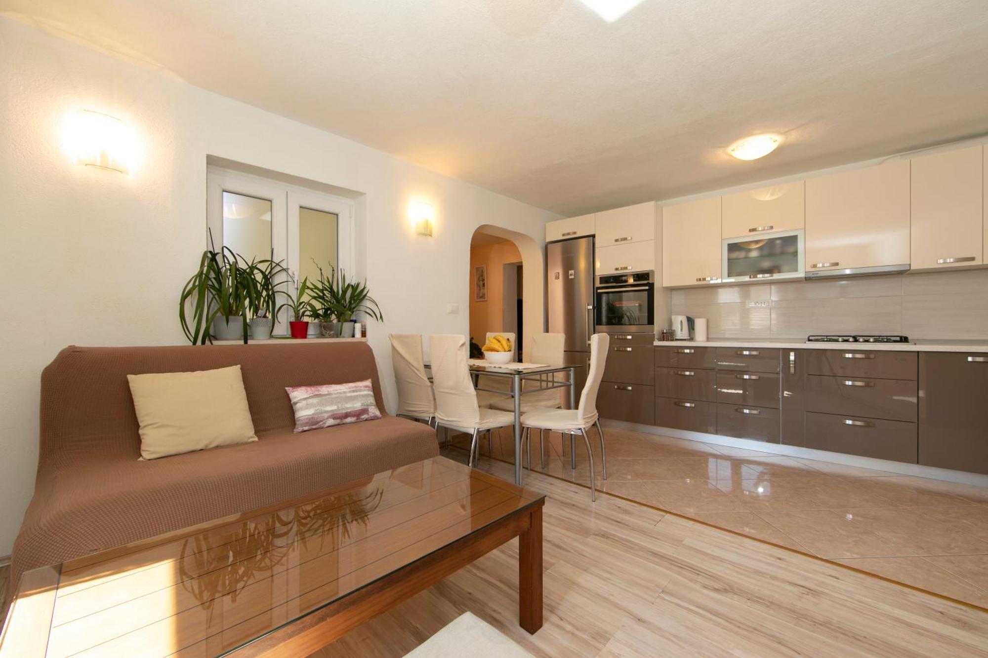 Apartmani Darinka Baska Voda Bagian luar foto