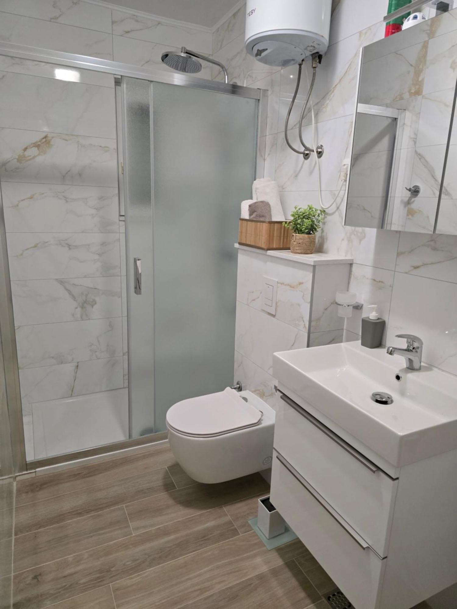Apartmani Darinka Baska Voda Bagian luar foto