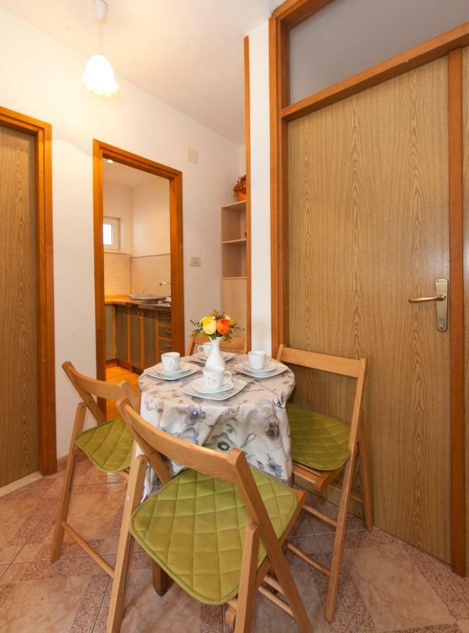 Apartmani Darinka Baska Voda Bagian luar foto