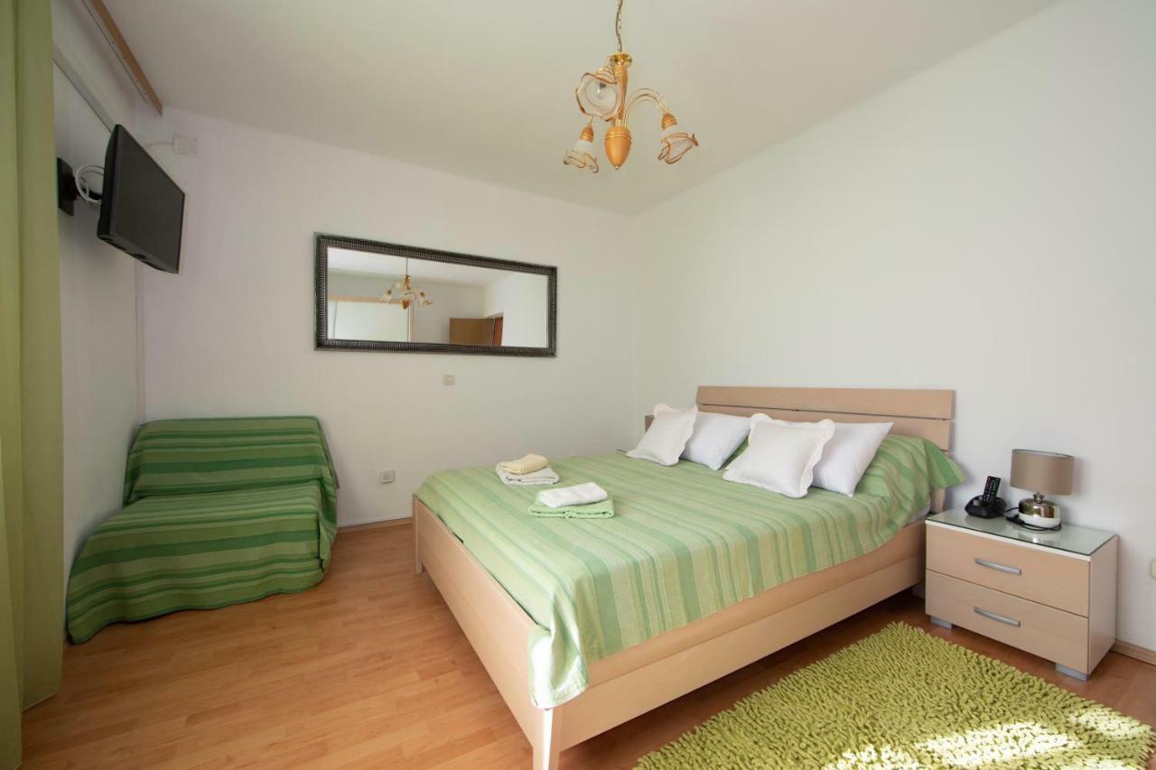 Apartmani Darinka Baska Voda Bagian luar foto