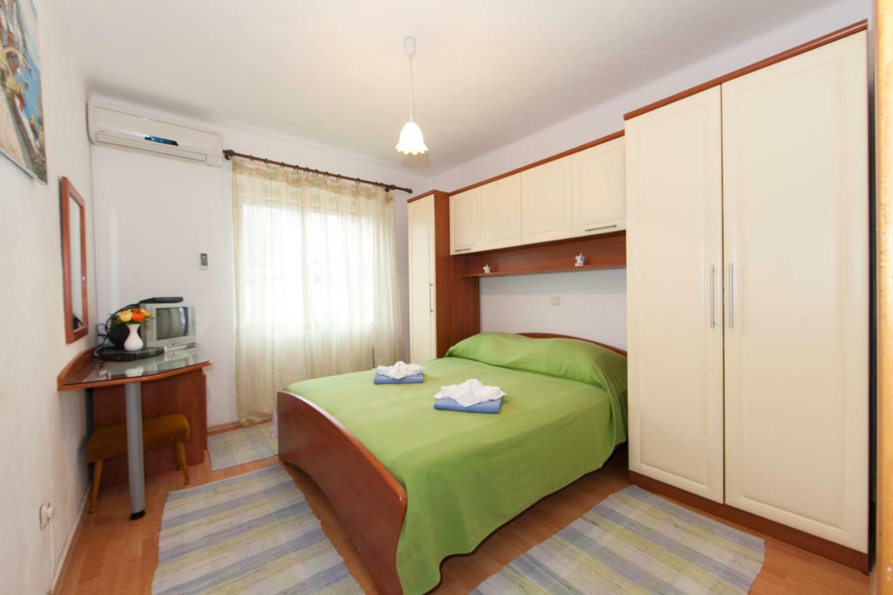 Apartmani Darinka Baska Voda Bagian luar foto
